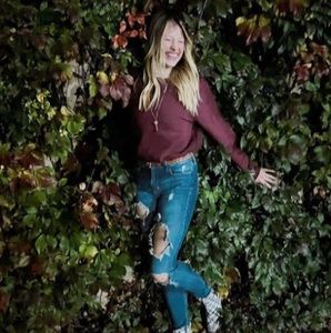 Meet your Posher, Hennasey